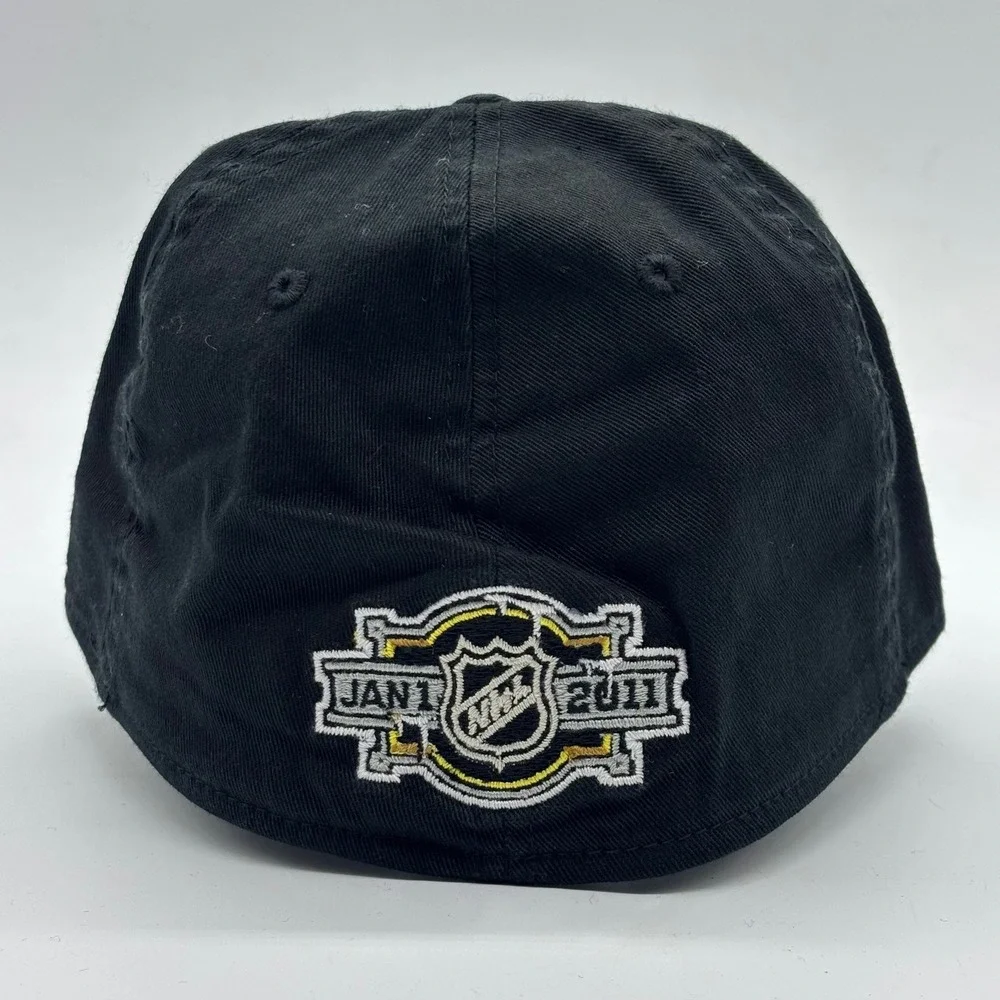 Reebok NHL Pittsburgh 2011 Winter Classic Hat Black FitMax70 Stretch Cap NEW
